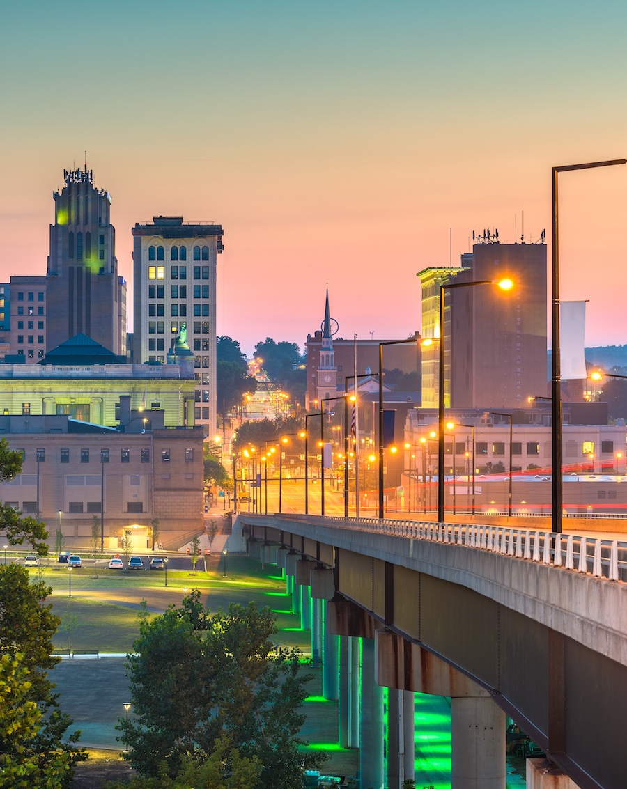 Youngstown, Ohio, USA downtown skyline at dsuk.